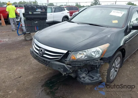 2011 Honda Accord 2.4 Ex из США, поврежденный, VIN 1HGCP2F7XBA110738